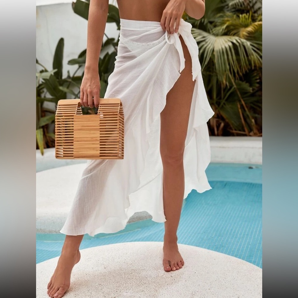 Knot side Ruffle Cover up